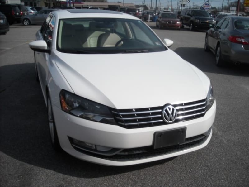 Volkswagen Passat 2012 price $8,900