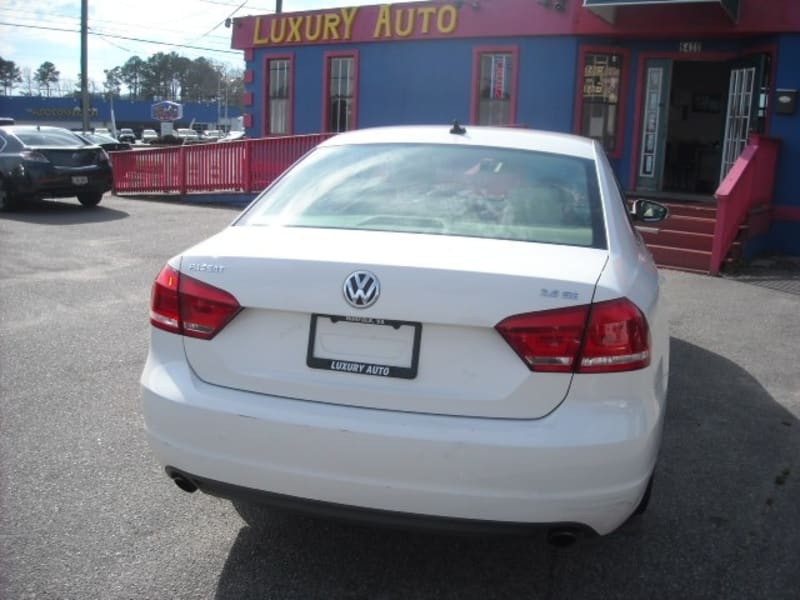 Volkswagen Passat 2012 price $8,900