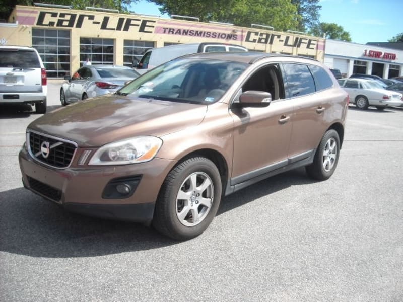 Volvo XC60 2010 price $8,900