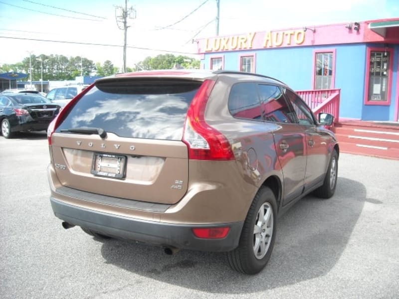 Volvo XC60 2010 price $8,900