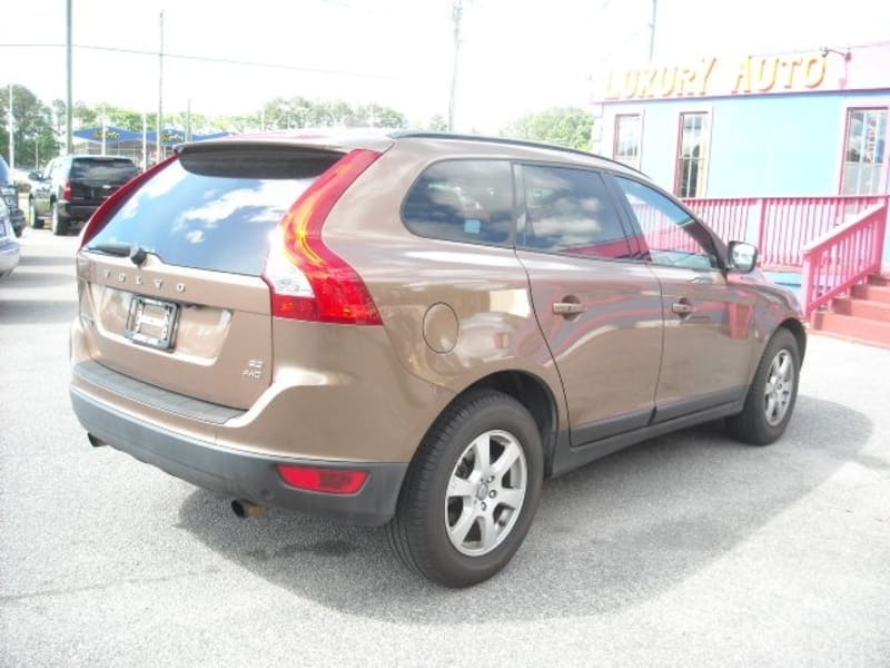 Volvo XC60 2010 price $9,300