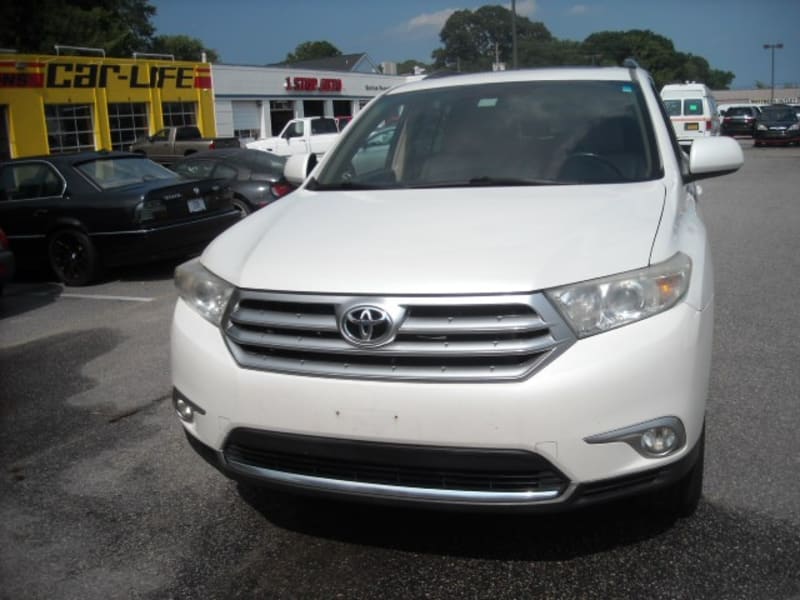 Toyota Highlander 2011 price $10,900