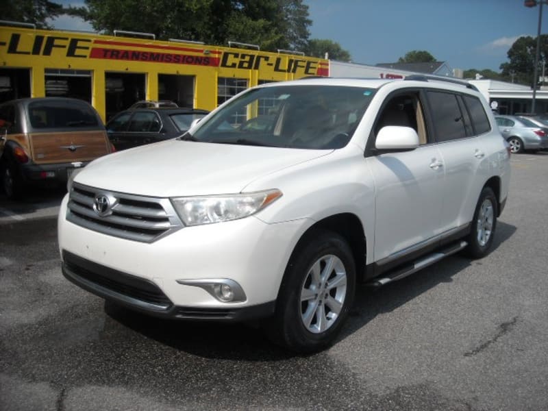 Toyota Highlander 2011 price $10,900