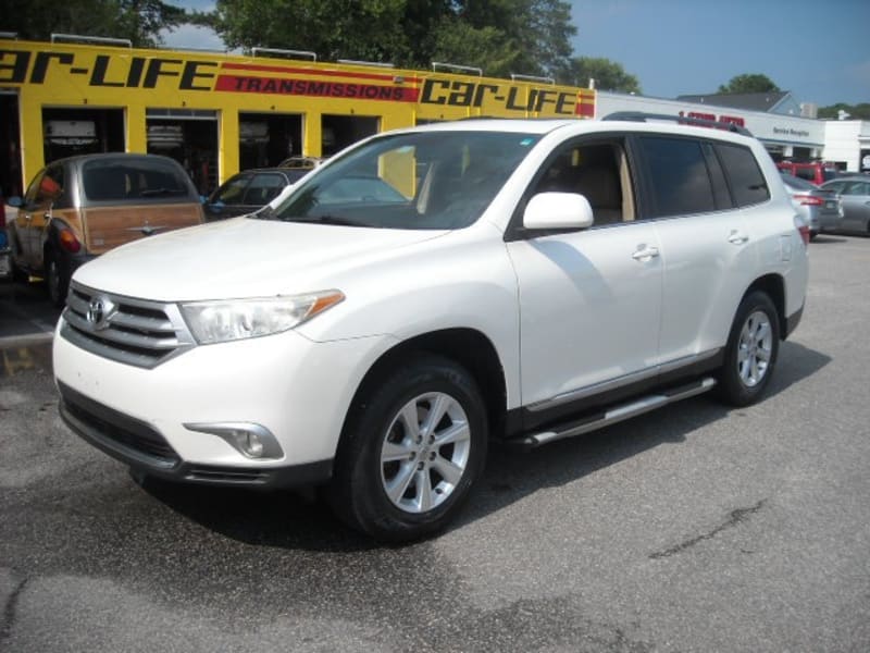 Toyota Highlander 2011 price $10,900