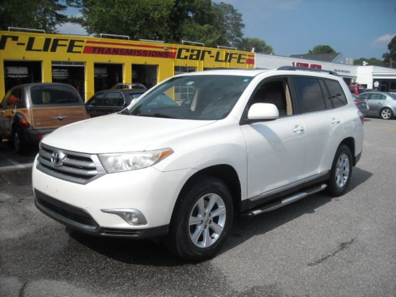 Toyota Highlander 2011 price $10,900