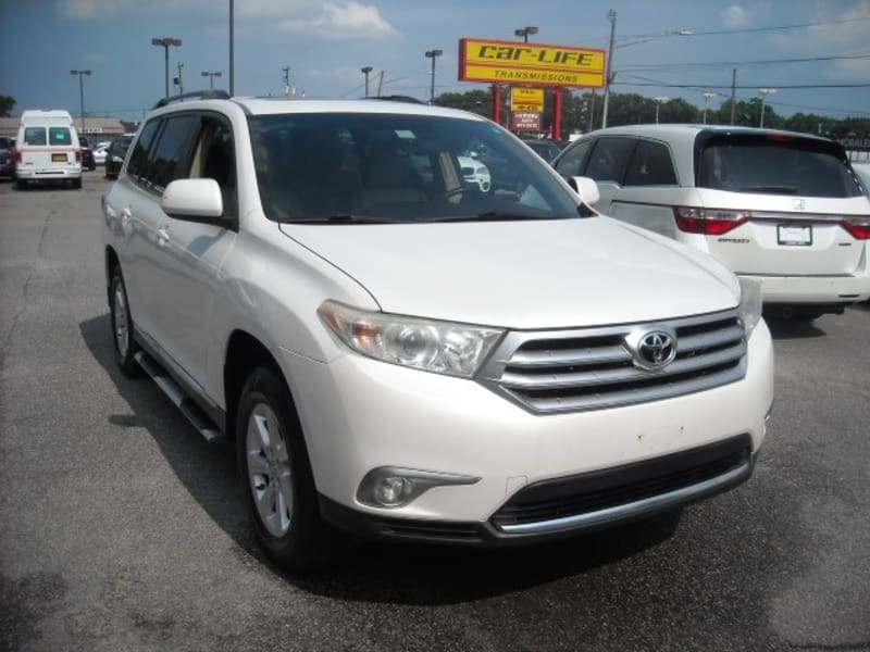 Toyota Highlander 2011 price $10,900