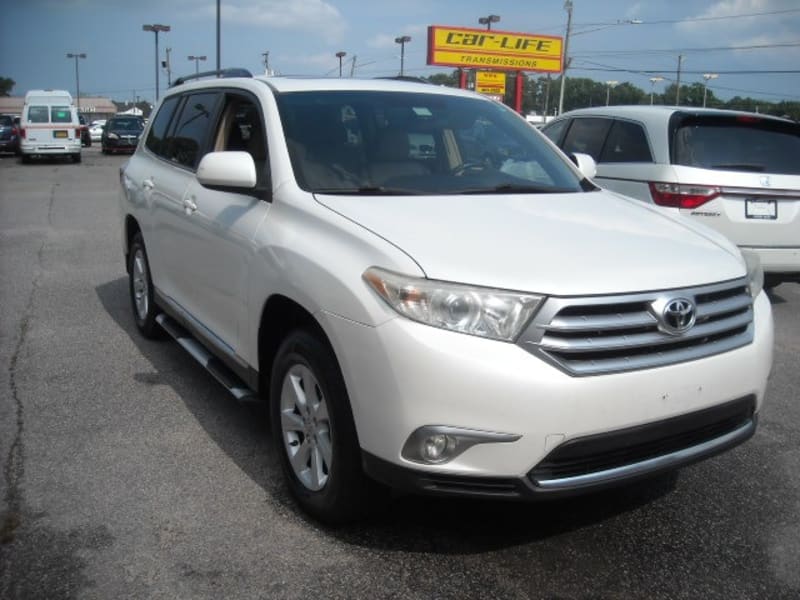 Toyota Highlander 2011 price $10,900