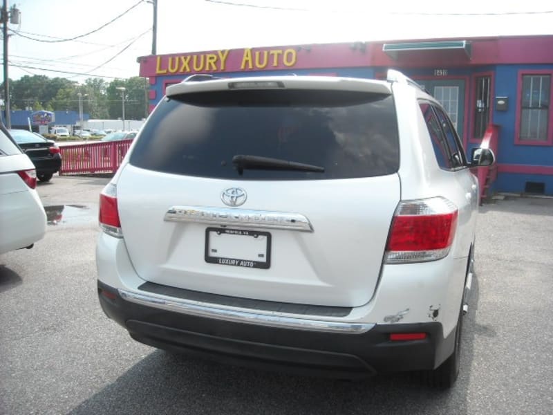 Toyota Highlander 2011 price $10,900