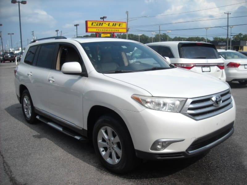 Toyota Highlander 2011 price $10,900