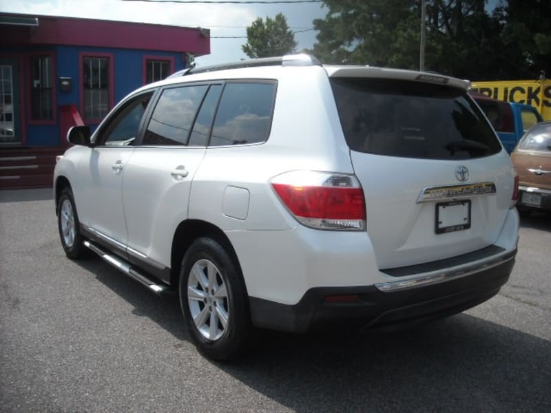 Toyota Highlander 2011 price $10,900