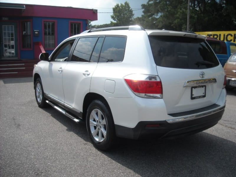 Toyota Highlander 2011 price $10,900