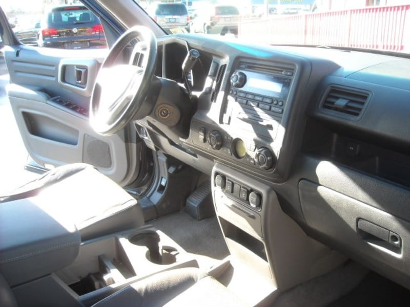 Honda Ridgeline 2011 price $9,900