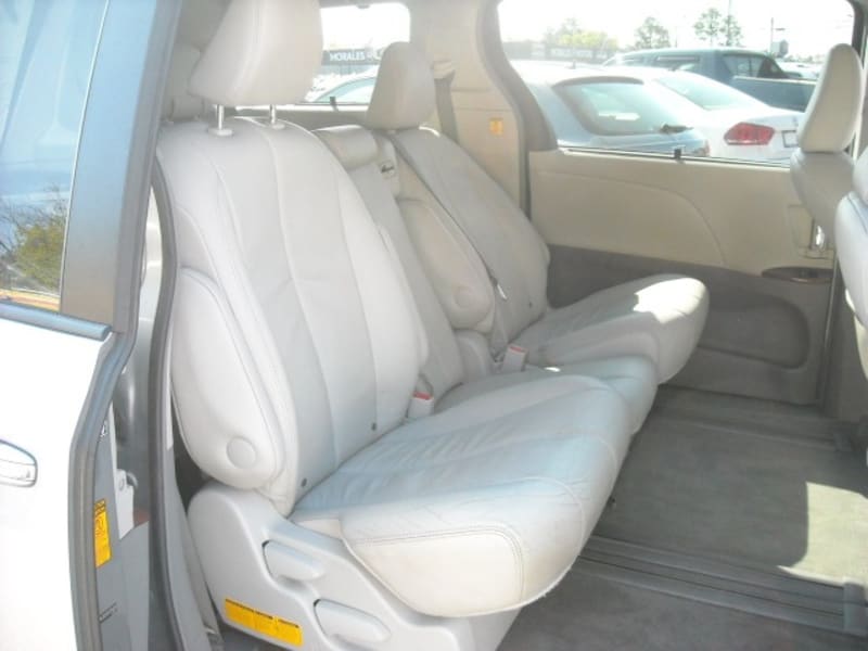 Toyota Sienna 2013 price $11,500