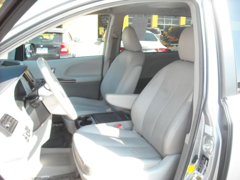 Toyota Sienna 2013 price $11,750