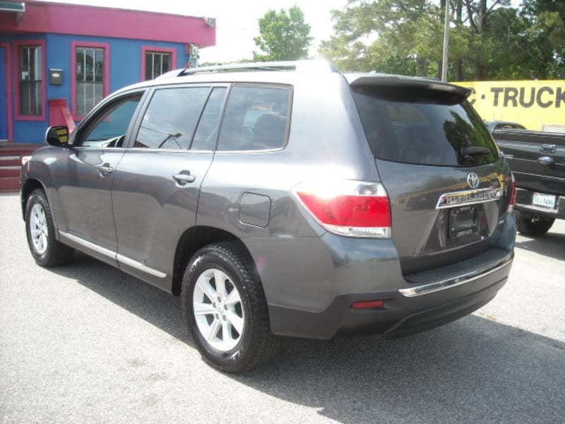 Toyota Highlander 2012 price $9,900