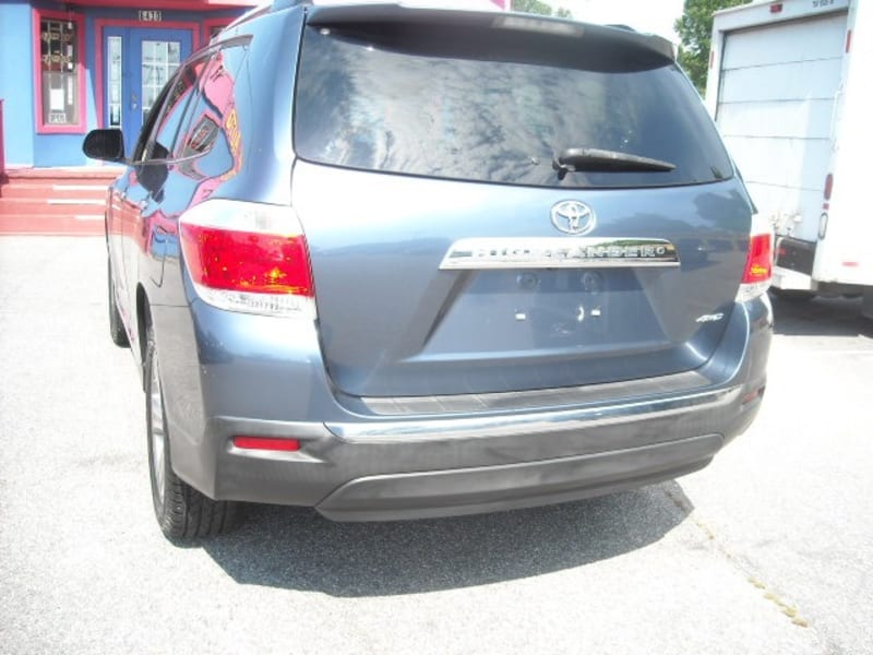 Toyota Highlander 2012 price $12,900