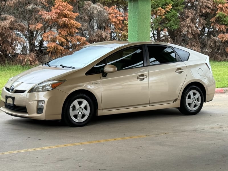 Toyota Prius 2011 price $7,890