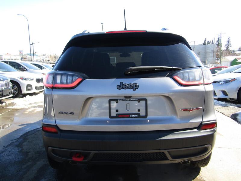 Jeep Cherokee 2020 price $23,995