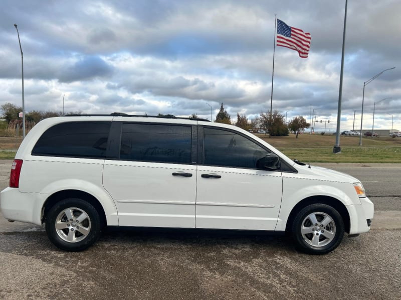 Dodge Grand Caravan 2008 price $4,995