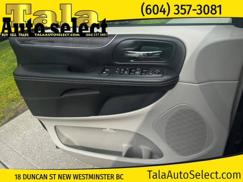 Chrysler Town & Country 2014 price $7,995