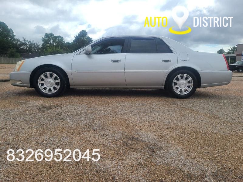 Cadillac DTS 2010 price $5,995 Cash