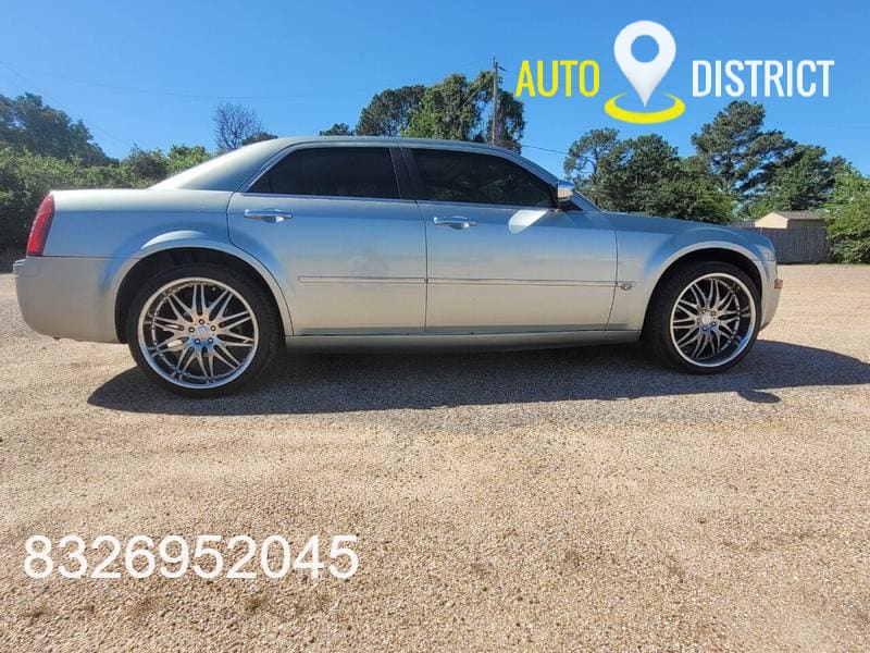 Chrysler 300 2005 price $5,995