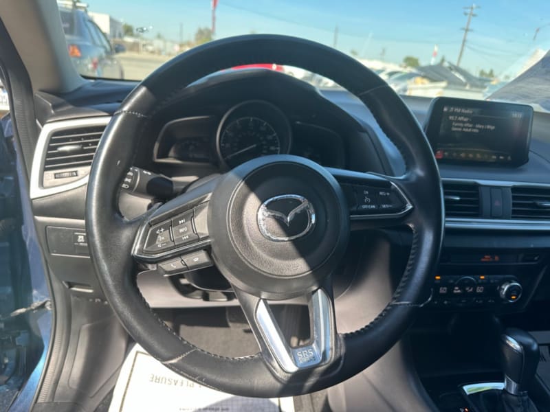 Mazda Mazda3 5-Door 2017 price $15,998