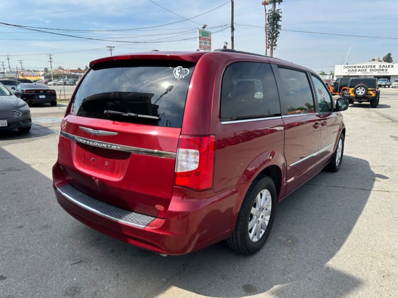 Chrysler Town & Country 2016 price $11,998