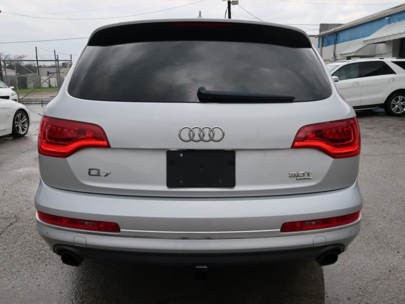 Audi Q7 2015 price $15,997