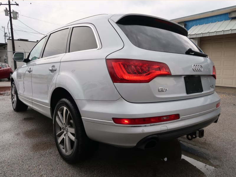 Audi Q7 2015 price $15,997