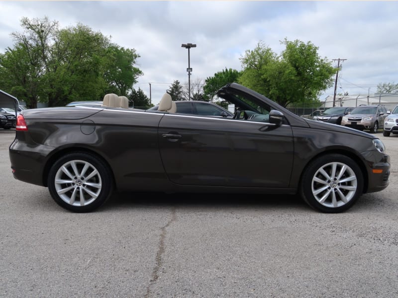 Volkswagen Eos 2016 price $13,497