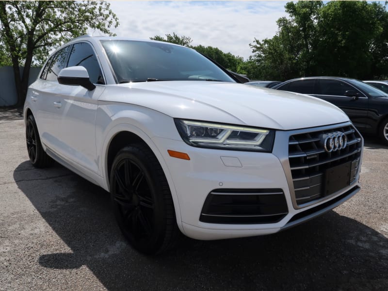 Audi Q5 2018 price $18,497