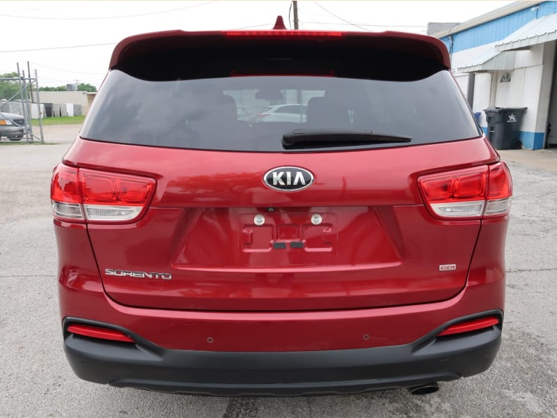 Kia Sorento 2017 price $10,997