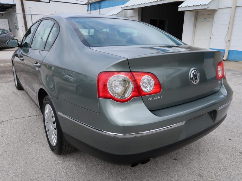 Volkswagen Passat Sedan 2007 price $8,297