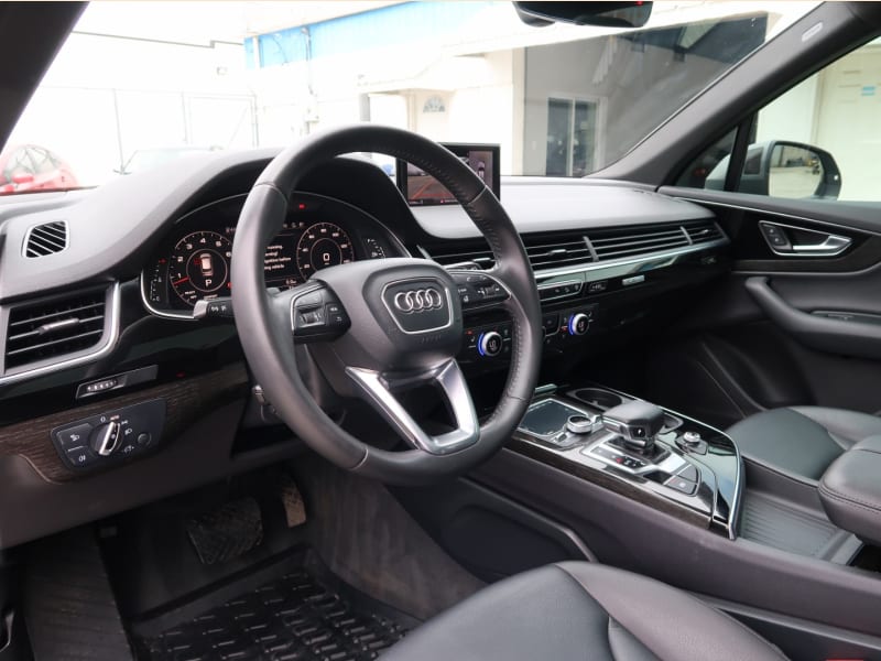 Audi Q7 2017 price $19,997