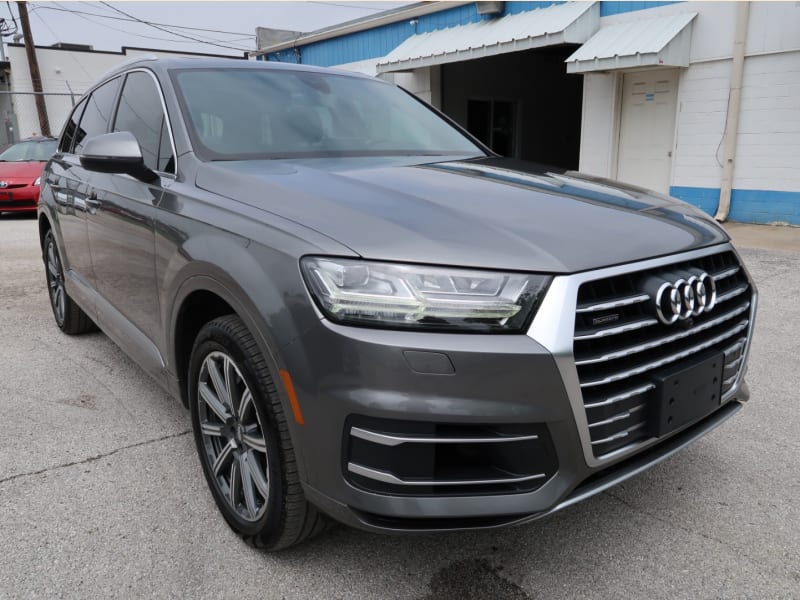 Audi Q7 2017 price $19,997