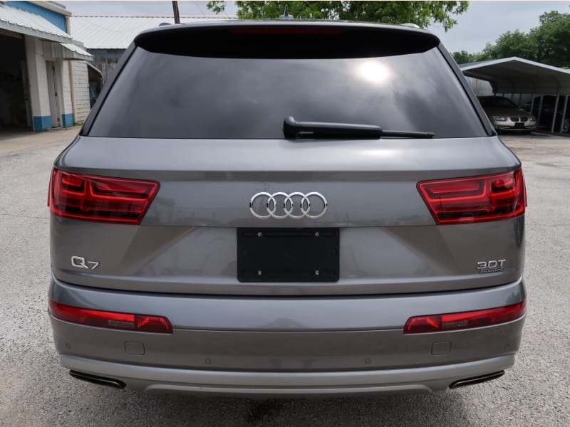 Audi Q7 2017 price $19,997