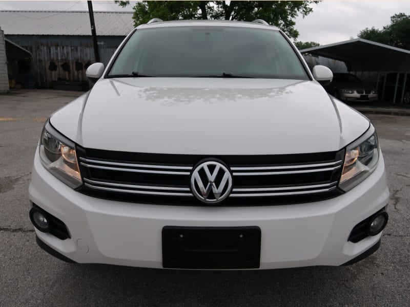 Volkswagen Tiguan 2014 price $10,797