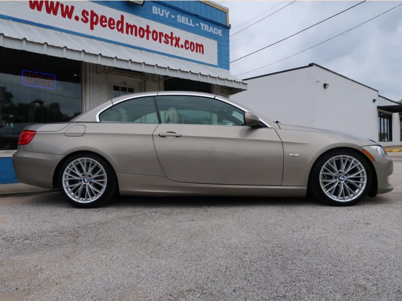 BMW 3-Series 2011 price $13,797