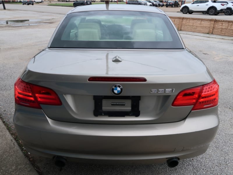 BMW 3-Series 2011 price $13,797
