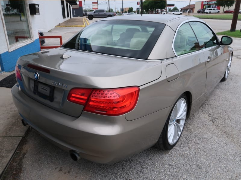 BMW 3-Series 2011 price $13,797