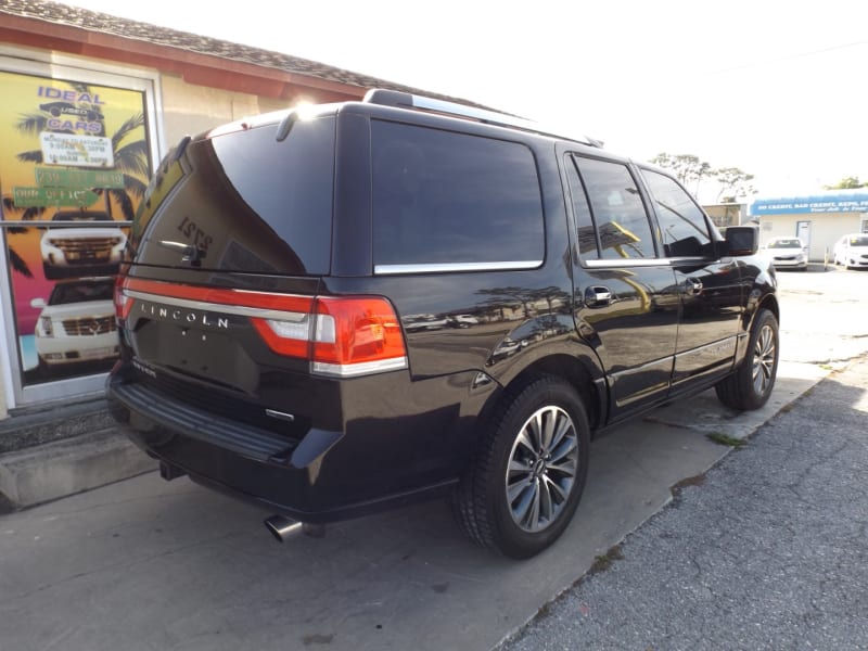 Lincoln Navigator 2016 price $19,990