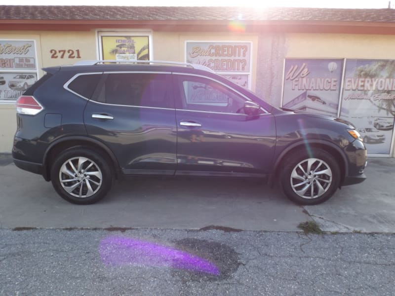 Nissan Rogue 2015 price $11,990