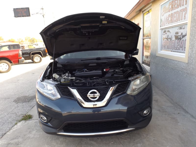 Nissan Rogue 2015 price $11,990