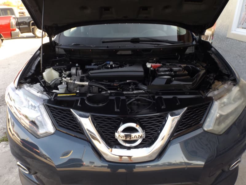 Nissan Rogue 2015 price $11,990