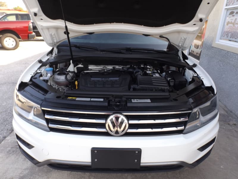 Volkswagen Tiguan 2018 price $14,990