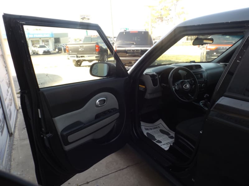 Kia Soul 2015 price $7,990