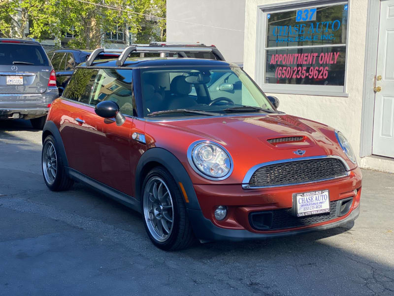 Mini Cooper Hardtop 2011 price $6,975