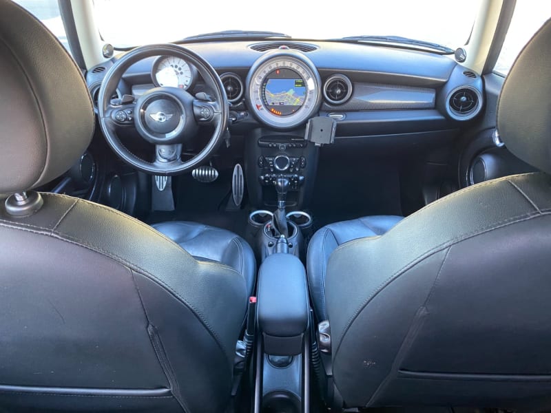 Mini Cooper Hardtop 2011 price $6,975