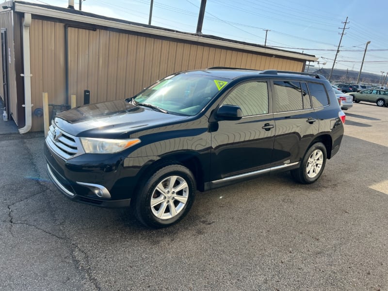 Toyota Highlander 2011 price $7,290